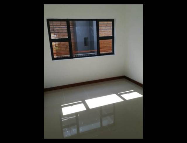 3 BEDROOM FLAT FOR SALE IN UMHLANGA RIDGE